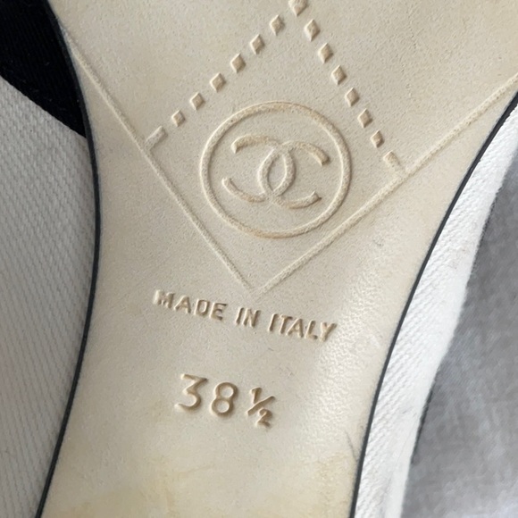 Vintage Chanel Heels (authentic) - Picture 8 of 12